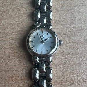 Vintage PB ladies silver tone fashion watch NEW BATTERY